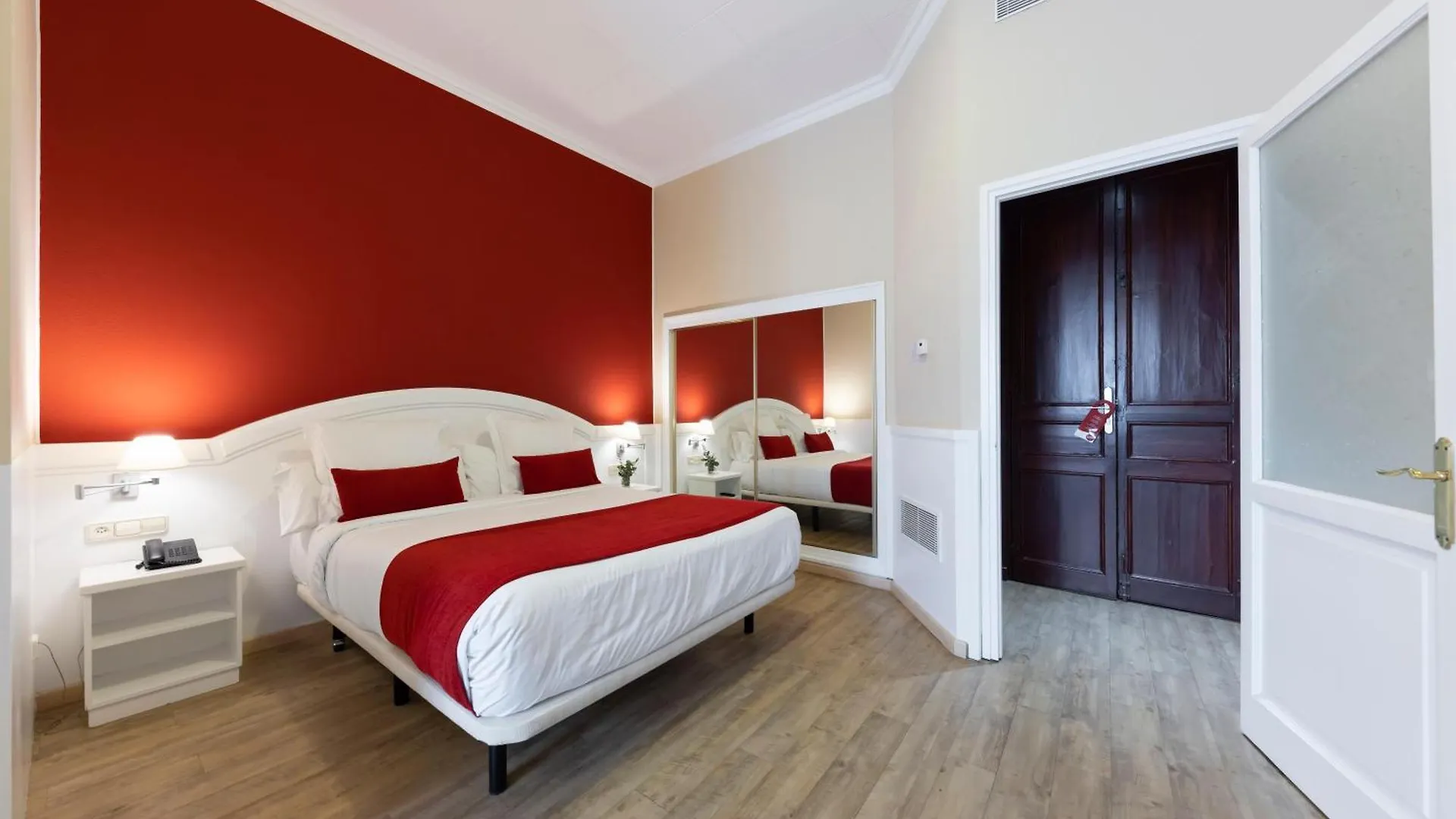 ***  1881 Hotel Balneario Vichy Catalan كالذيس ذي مالافييّا إسبانيا